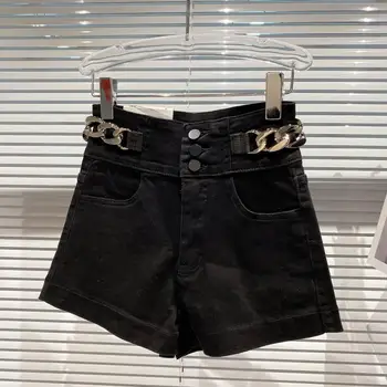 2021 Primăvară Nouă Latură Talie Lanț De Metal De Design De Jos Spălat Negru Denim Pantaloni Scurți Pentru Femei De Moda Pantaloni Scurți