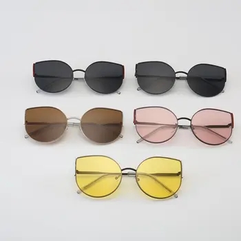 1buc Ochi de Pisica ochelari de Soare Moda Vintage Încadrată Triunghi UV400 Metal ochelari New Trendy Colorate Culoarea de Epocă, în Formă de ochelari de Soare