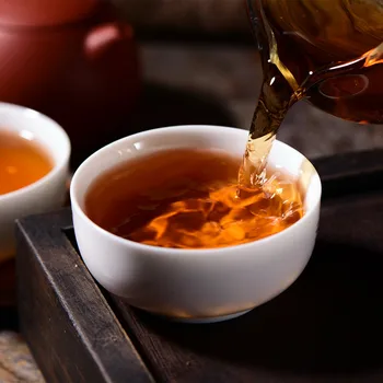 China Yunnan Dianhong Ceai Negru Tort Super Proteja Stomacul Diuretic și Scăderea Tensiunii Arteriale Chineză 357g Dianhong Ceai