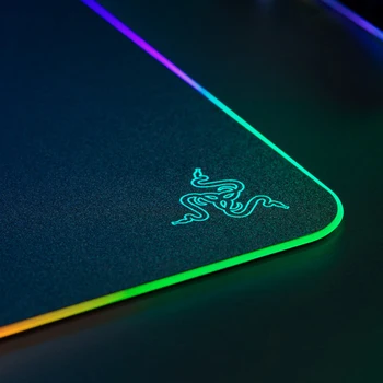 Razer Firefly Greu V2 RGB Gaming Mouse Pad: Personalizabil Chroma Iluminat - Built-in Cable Management - Non-Alunecare de Cauciuc de Bază