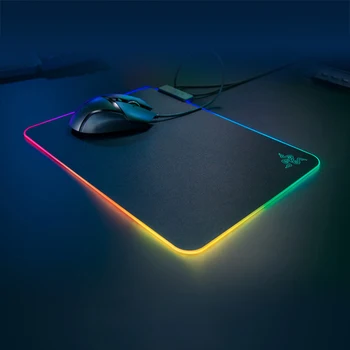 Razer Firefly Greu V2 RGB Gaming Mouse Pad: Personalizabil Chroma Iluminat - Built-in Cable Management - Non-Alunecare de Cauciuc de Bază